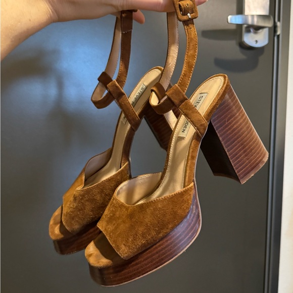 Steve Madden 70s Block Heels - Picture 4 of 9